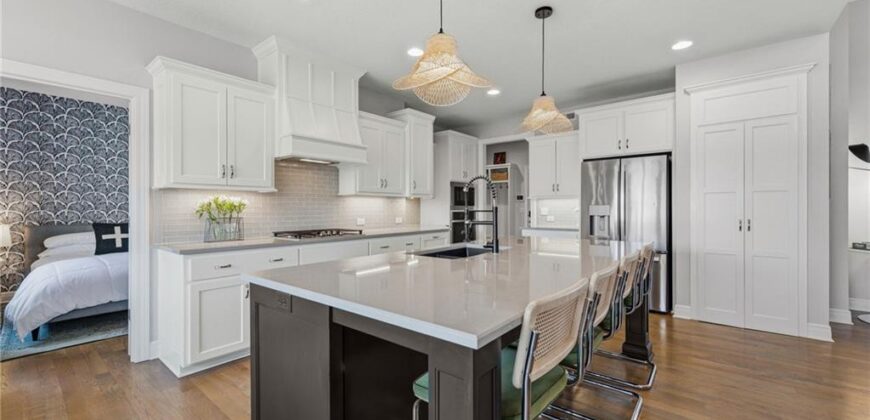 5745 Barn Hill Road, Parkville, MO 64152