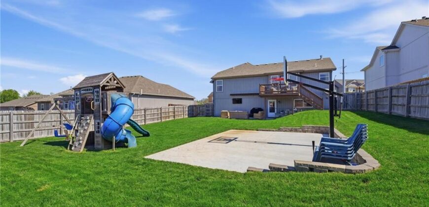 3805 NW Old Stagecoach Road, Kansas City, MO 64154