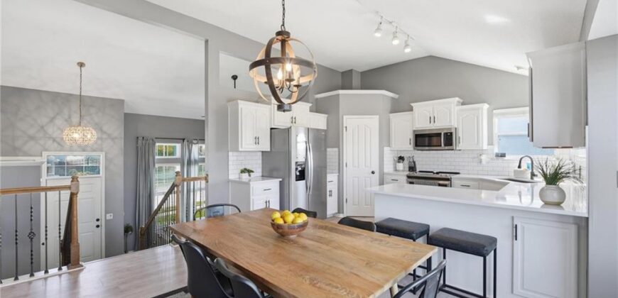 3805 NW Old Stagecoach Road, Kansas City, MO 64154