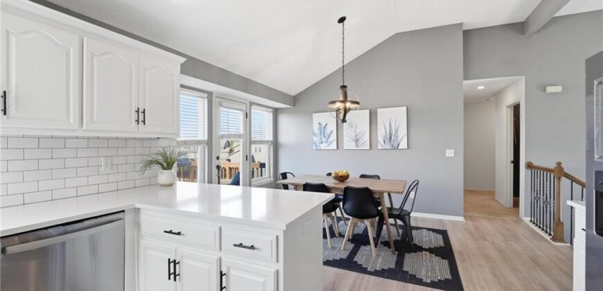 3805 NW Old Stagecoach Road, Kansas City, MO 64154