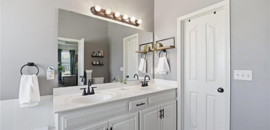 3805 NW Old Stagecoach Road, Kansas City, MO 64154