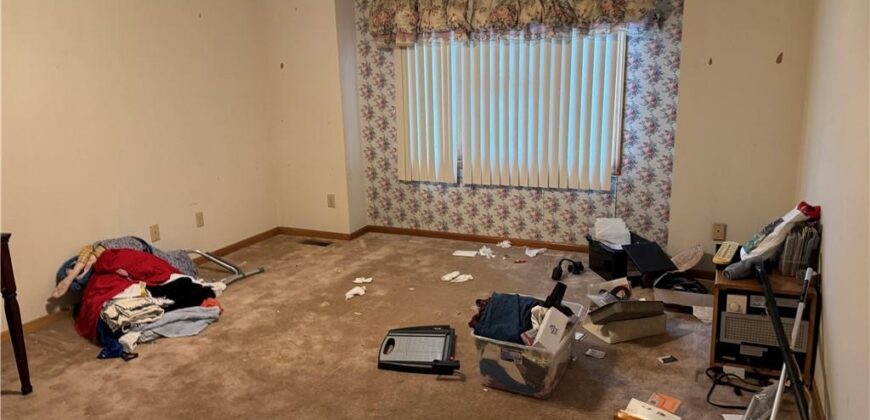 1546 Canterbury Lane, Liberty, MO 64068