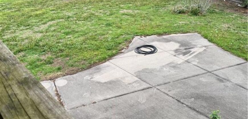 1546 Canterbury Lane, Liberty, MO 64068