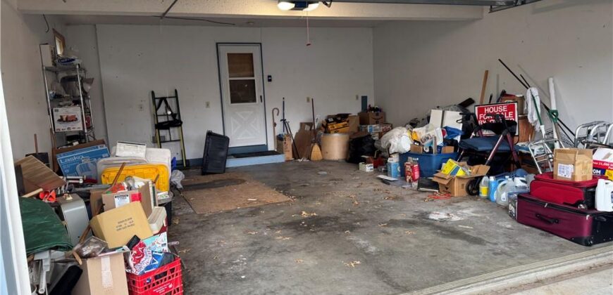 1546 Canterbury Lane, Liberty, MO 64068