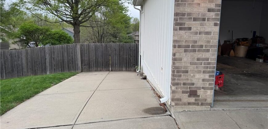 1546 Canterbury Lane, Liberty, MO 64068