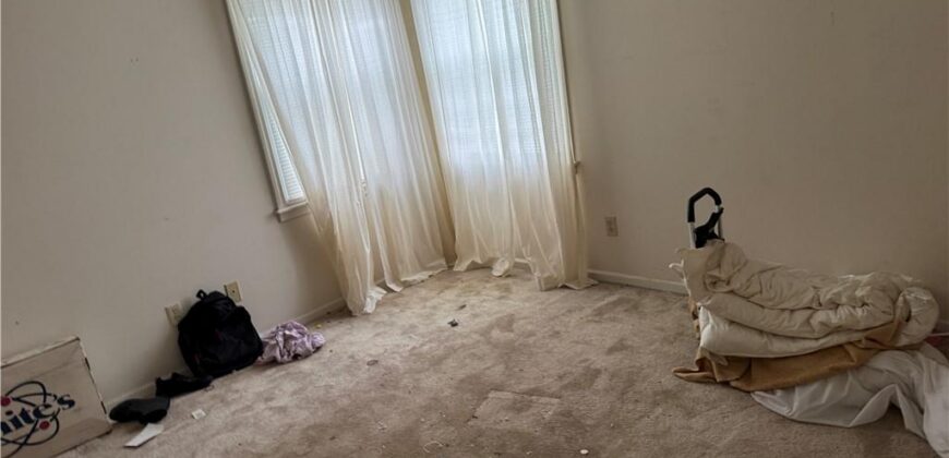 1546 Canterbury Lane, Liberty, MO 64068