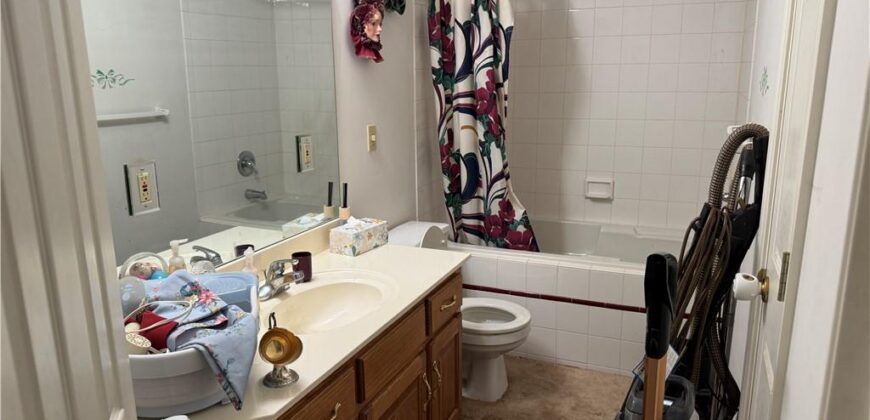 1546 Canterbury Lane, Liberty, MO 64068