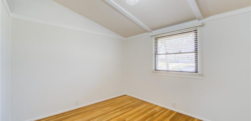 5916 N Michigan Avenue, Kansas City, MO 64118