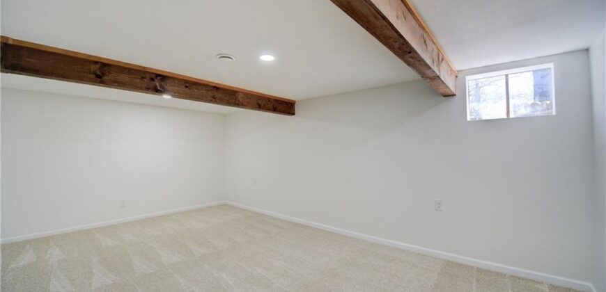 5916 N Michigan Avenue, Kansas City, MO 64118