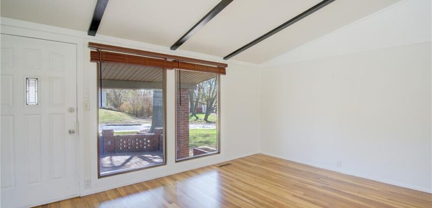 5916 N Michigan Avenue, Kansas City, MO 64118