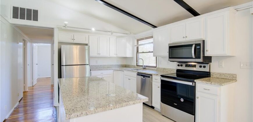 5916 N Michigan Avenue, Kansas City, MO 64118