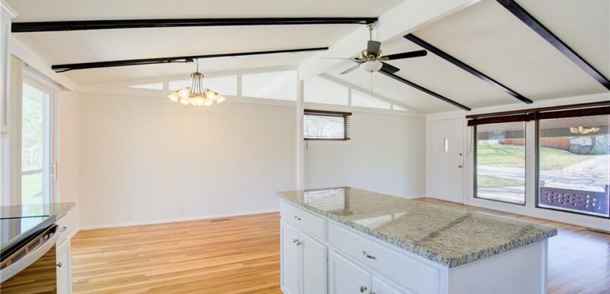 5916 N Michigan Avenue, Kansas City, MO 64118