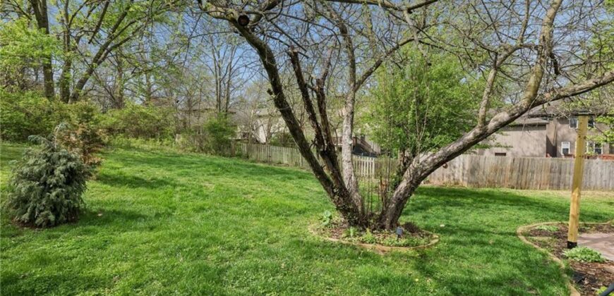 3509 Apple Tree Lane, Kansas City, MO 64119