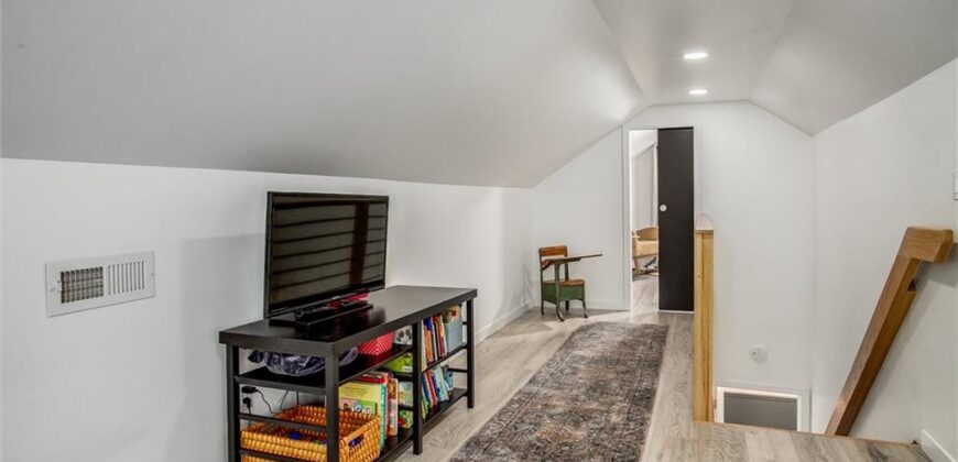 641 NE 42nd Street, Kansas City, MO 64116