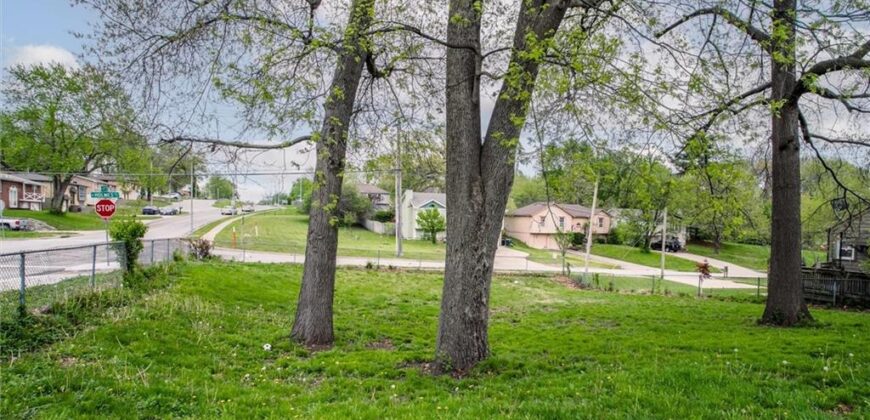 641 NE 42nd Street, Kansas City, MO 64116