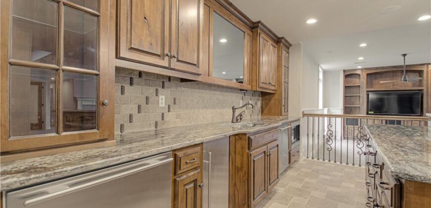 7055 NW Scenic Drive, County/Other, MO 64152