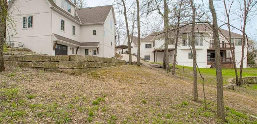 7055 NW Scenic Drive, County/Other, MO 64152