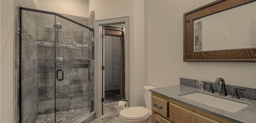 7055 NW Scenic Drive, County/Other, MO 64152