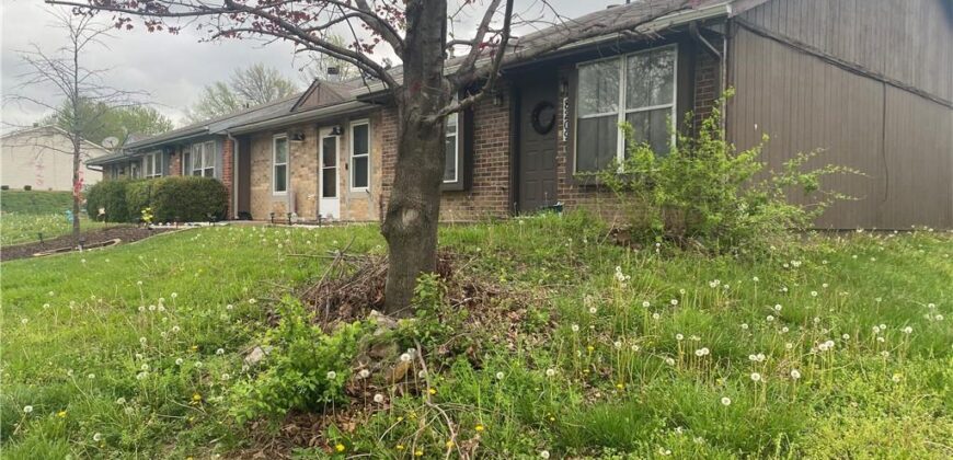 8213 NW Mace Road, Kansas City, MO 64152