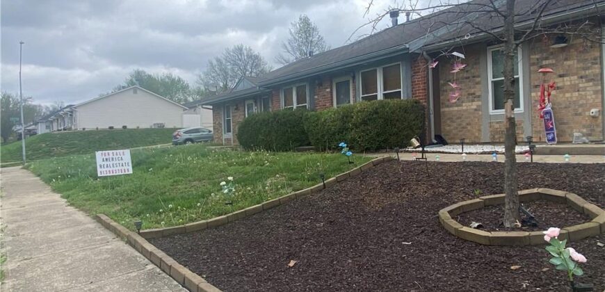 8213 NW Mace Road, Kansas City, MO 64152