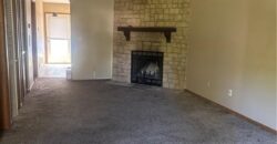 8213 NW Mace Road, Kansas City, MO 64152
