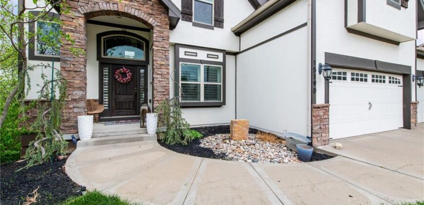 15190 N Cherry Court, Parkville, MO 64152