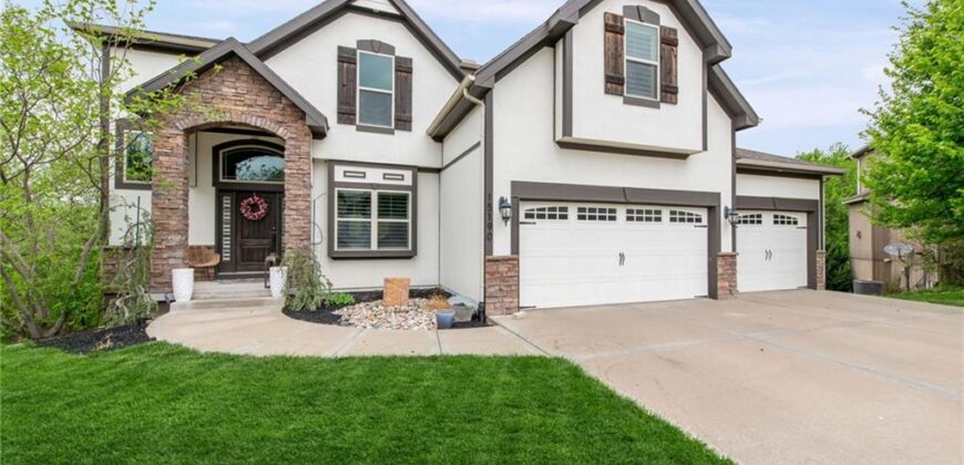 15190 N Cherry Court, Parkville, MO 64152