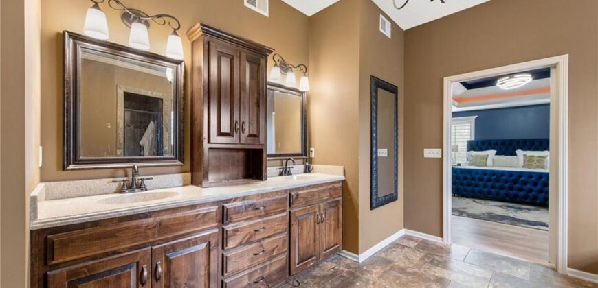 15190 N Cherry Court, Parkville, MO 64152