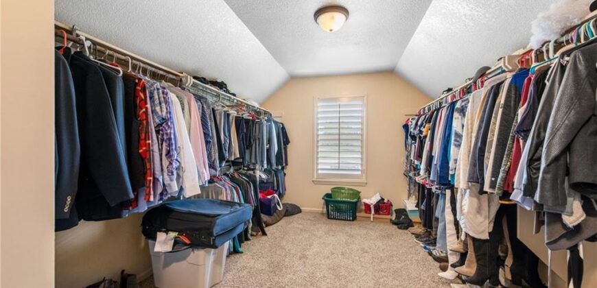 15190 N Cherry Court, Parkville, MO 64152