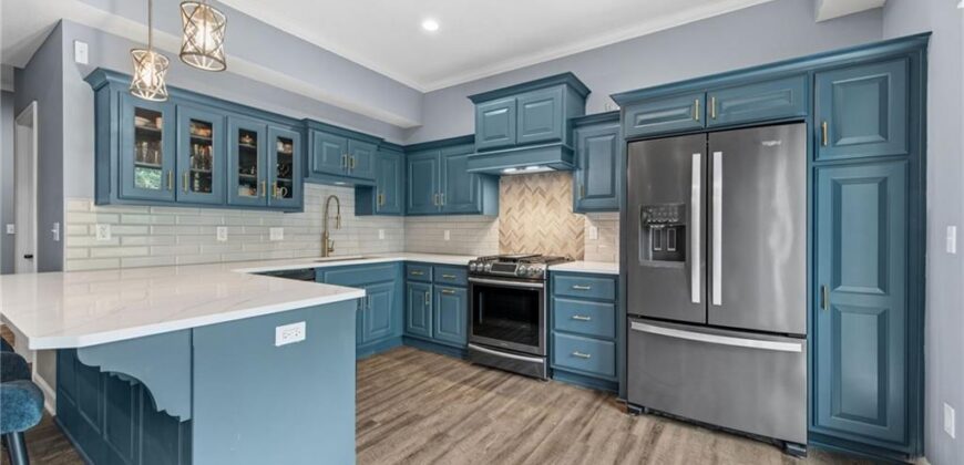 15190 N Cherry Court, Parkville, MO 64152