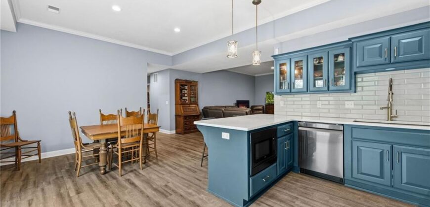 15190 N Cherry Court, Parkville, MO 64152