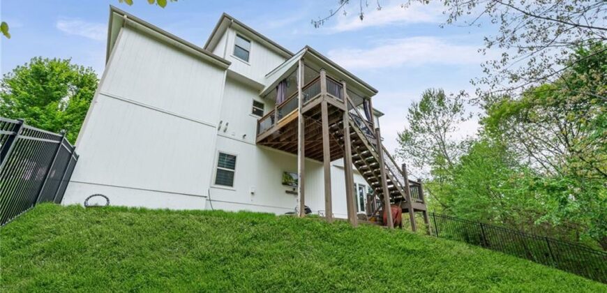 15190 N Cherry Court, Parkville, MO 64152