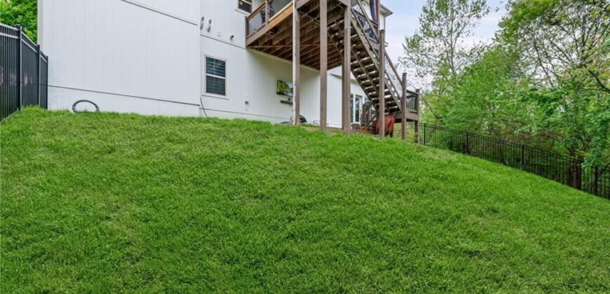 15190 N Cherry Court, Parkville, MO 64152