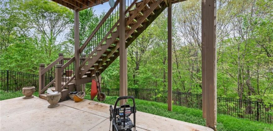 15190 N Cherry Court, Parkville, MO 64152