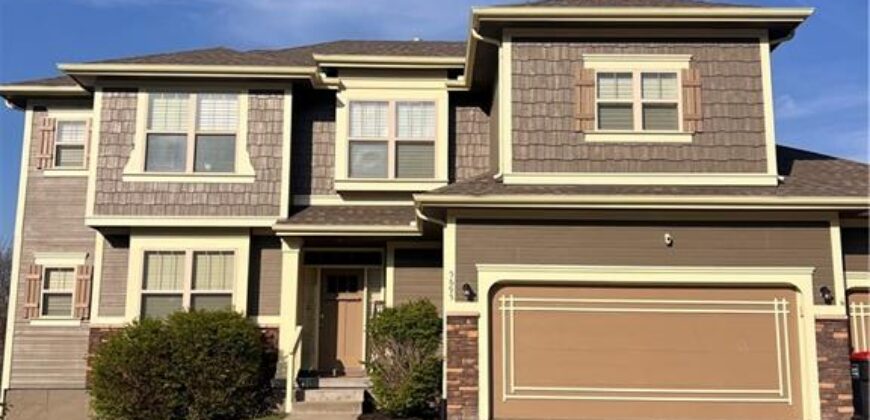 5695 NW Heritage Hill Road, Parkville, MO 64152