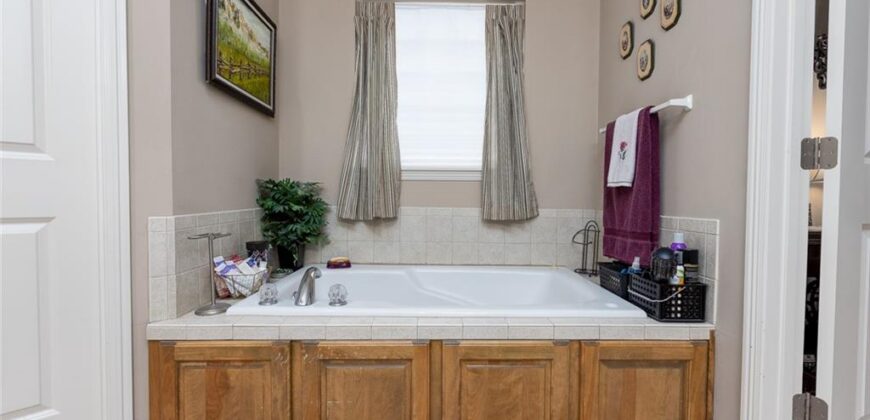 8925 NE 107th Terrace, Kansas City, MO 64157