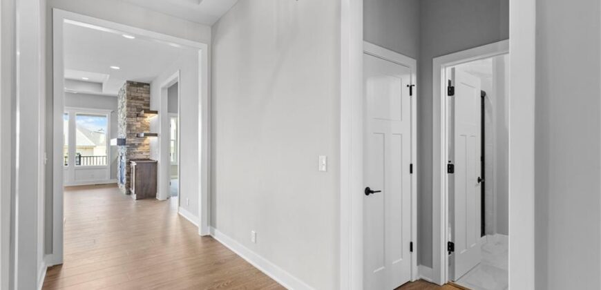 4830 NW Huonker Court, Riverside, MO 64150