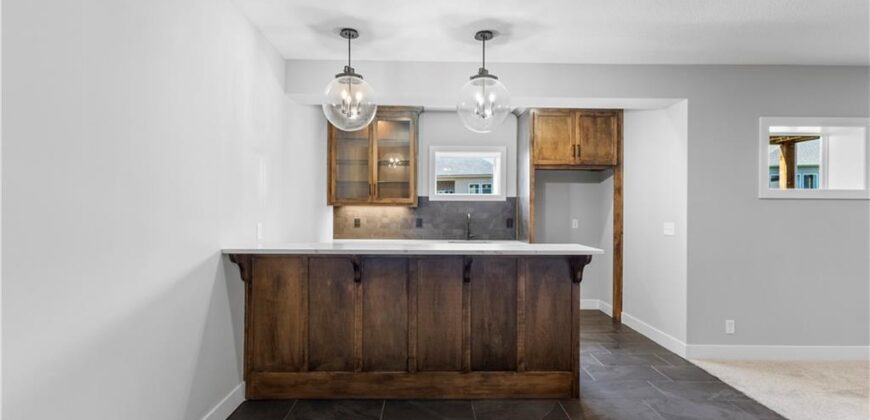 4830 NW Huonker Court, Riverside, MO 64150