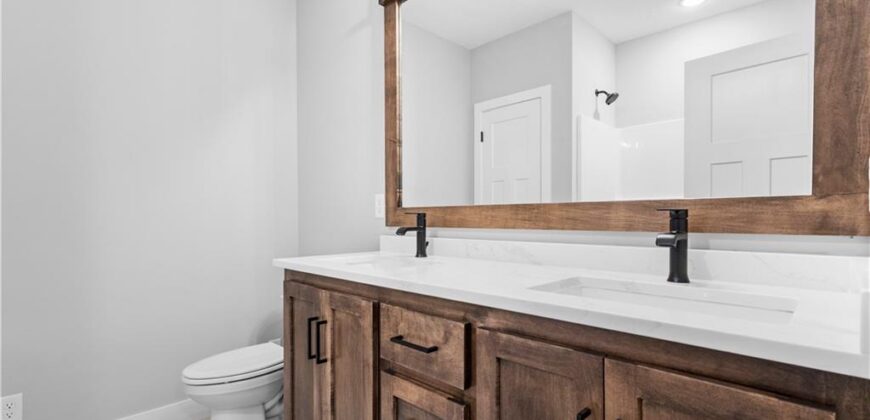 4830 NW Huonker Court, Riverside, MO 64150