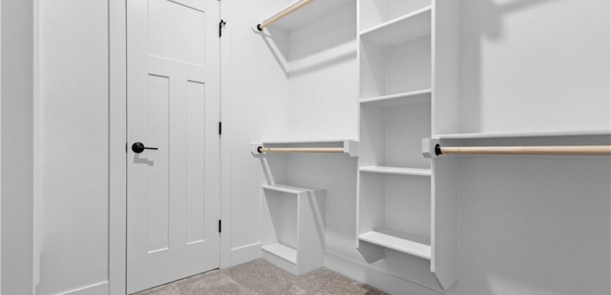 4830 NW Huonker Court, Riverside, MO 64150