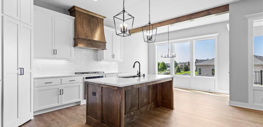 4830 NW Huonker Court, Riverside, MO 64150