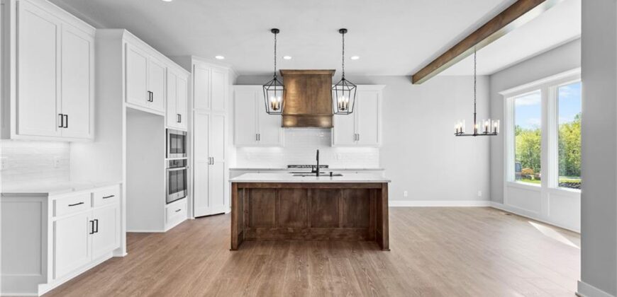 4830 NW Huonker Court, Riverside, MO 64150