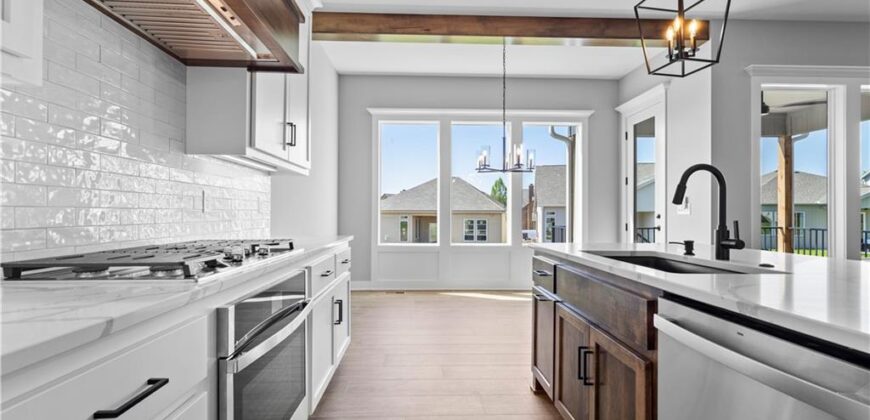 4830 NW Huonker Court, Riverside, MO 64150