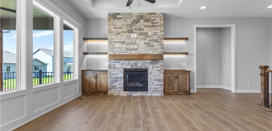 4830 NW Huonker Court, Riverside, MO 64150