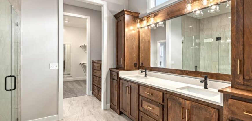 4840 NW Huonker Court, Riverside, MO 64150