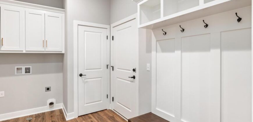 4840 NW Huonker Court, Riverside, MO 64150