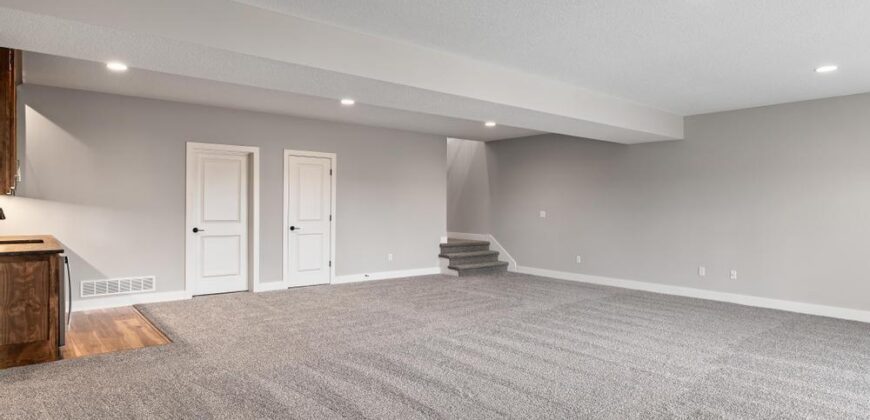 4840 NW Huonker Court, Riverside, MO 64150