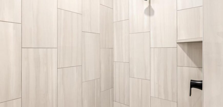 4840 NW Huonker Court, Riverside, MO 64150