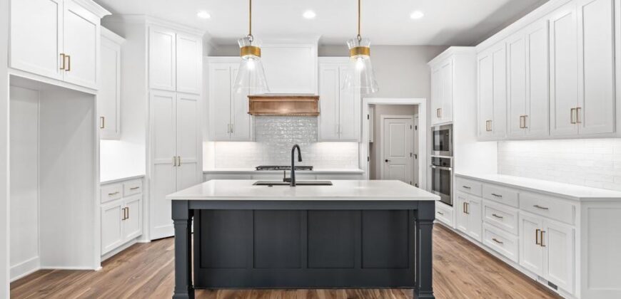 4840 NW Huonker Court, Riverside, MO 64150