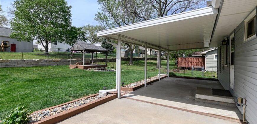 5208 N Wayne Avenue, Kansas City, MO 64118